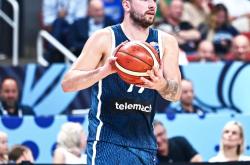 包含东契奇连续二十场比赛得分超过爆冷，中国队挑战极限！的词条