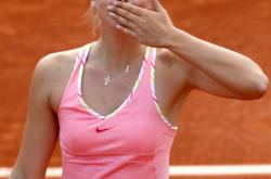 莎拉波娃回归赛场，精彩发挥首场状态亮眼，塞尔维亚队观众沸腾！的简单介绍